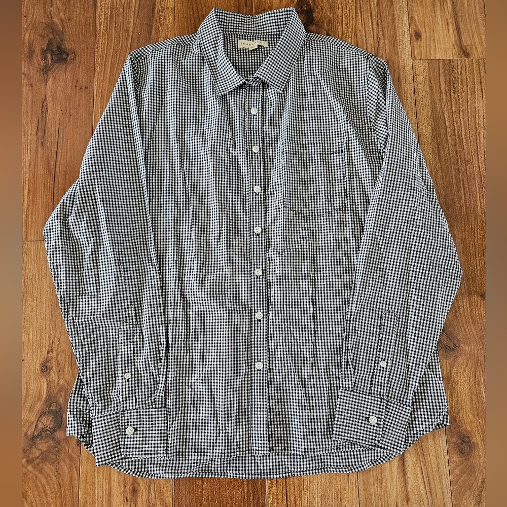 LAST CHANCE Tradlands button down gingham shirt